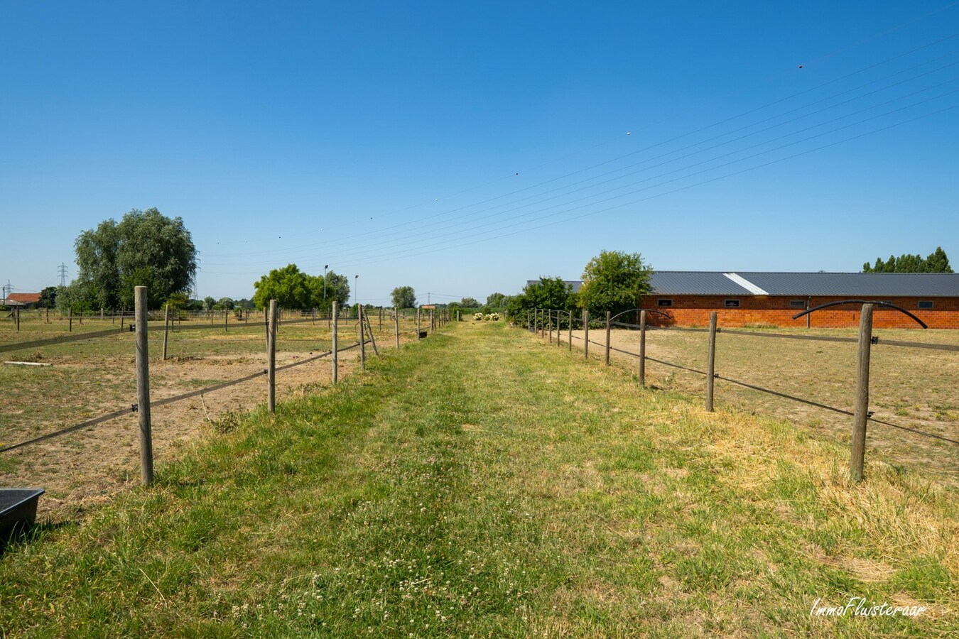 Unieke eigendom met paardenaccommodatie op 33.647 m² in Menen 