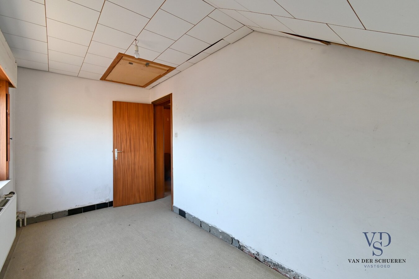 Te renoveren eigendom op gunstige ligging 