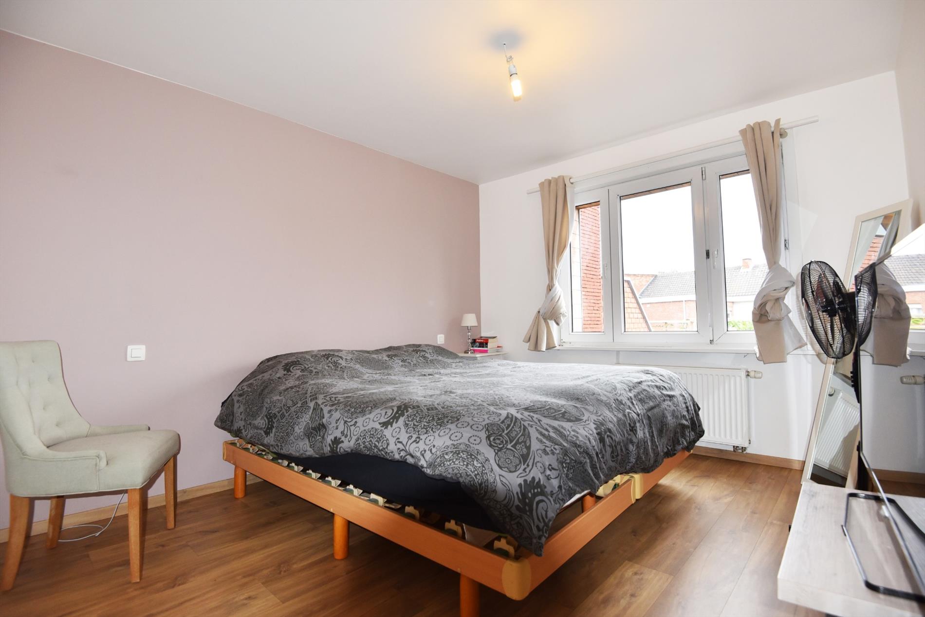 Instapklare gezinswoning met 3 slpks, garage en tuin te Watervliet 