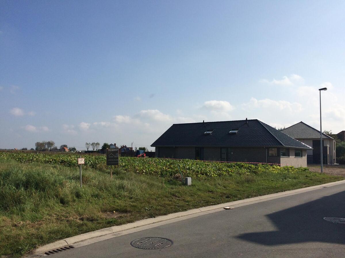 MAGNIFIEKE NIEUWBOUWVILLA IN EEN OASE VAN RUST TE BREDENE DORP 