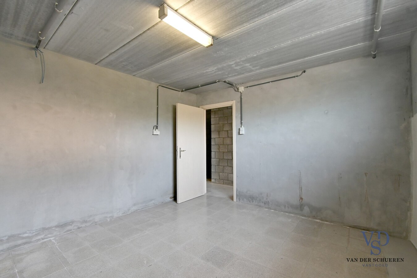 Ruime woning op unieke locatie in het groen, vlakbij Dikkele 