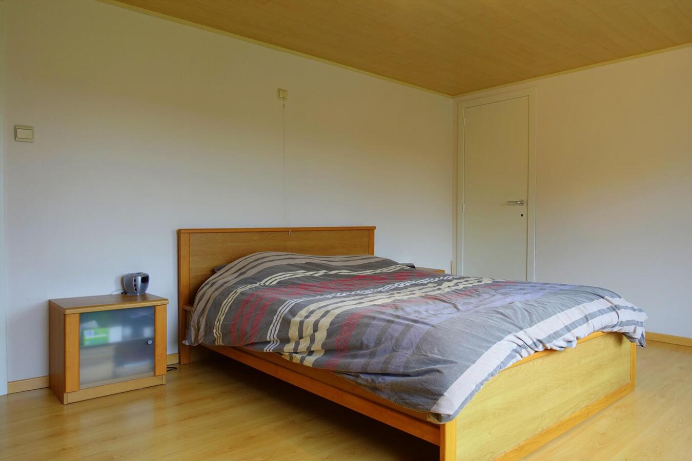 Centraal gelegen half-open woning 