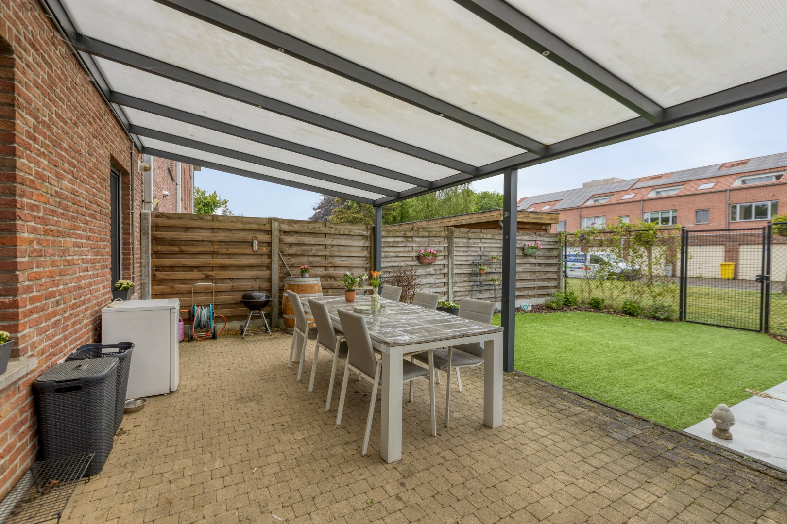 Instapklaar gelijkvloers appartement met 3 slpk. in centrum Geel 