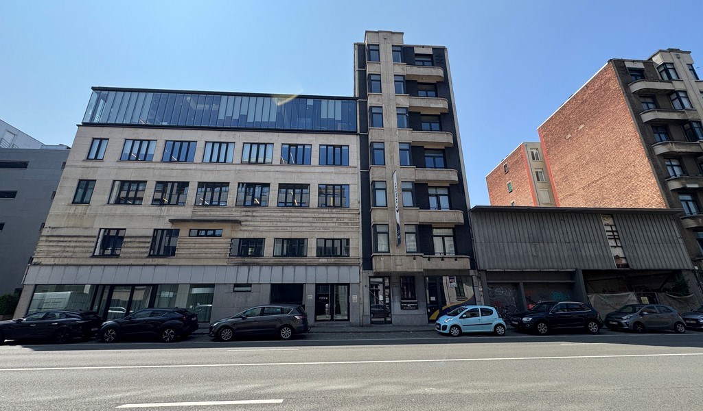 Kantoorruimte te huur op zichtlocatie langs N155 te Berchem