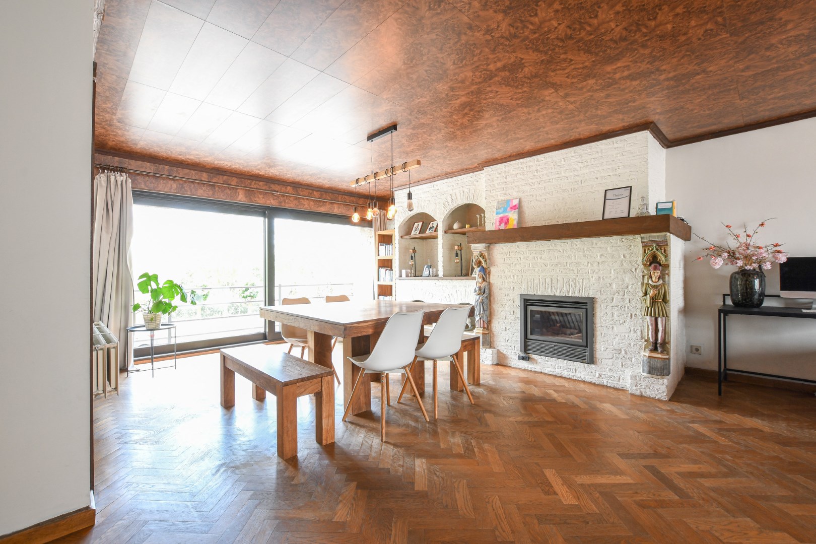 Ruime bel-etagewoning met tuin en bijgebouw, vlakbij centrum De Haan 