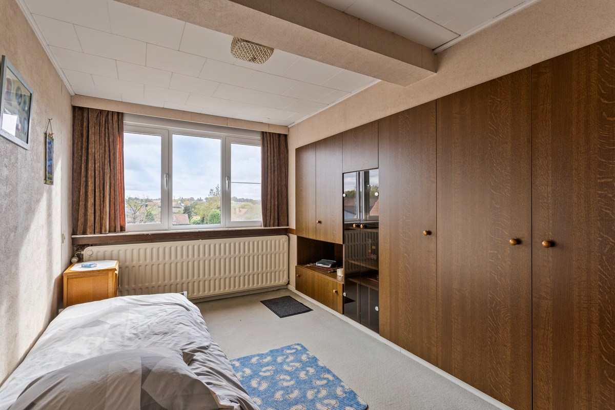 Woning met 5 slaapkamers en grote tuin. 