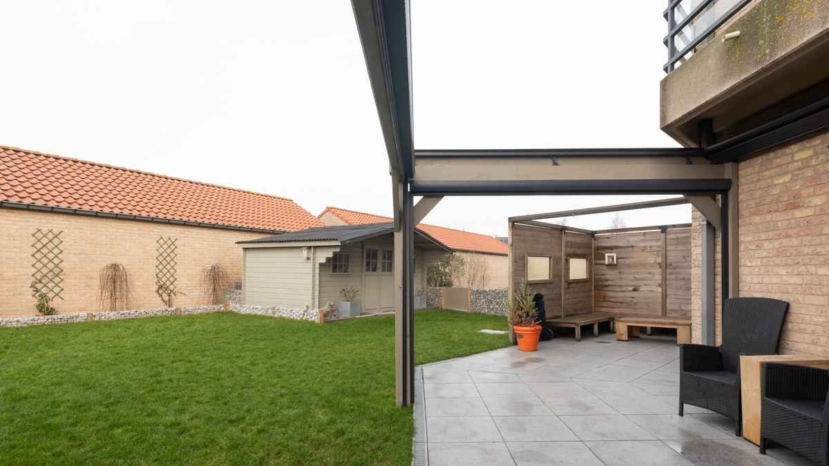 Subliem gelijkvloersappartement met grote tuin - Lissewege 