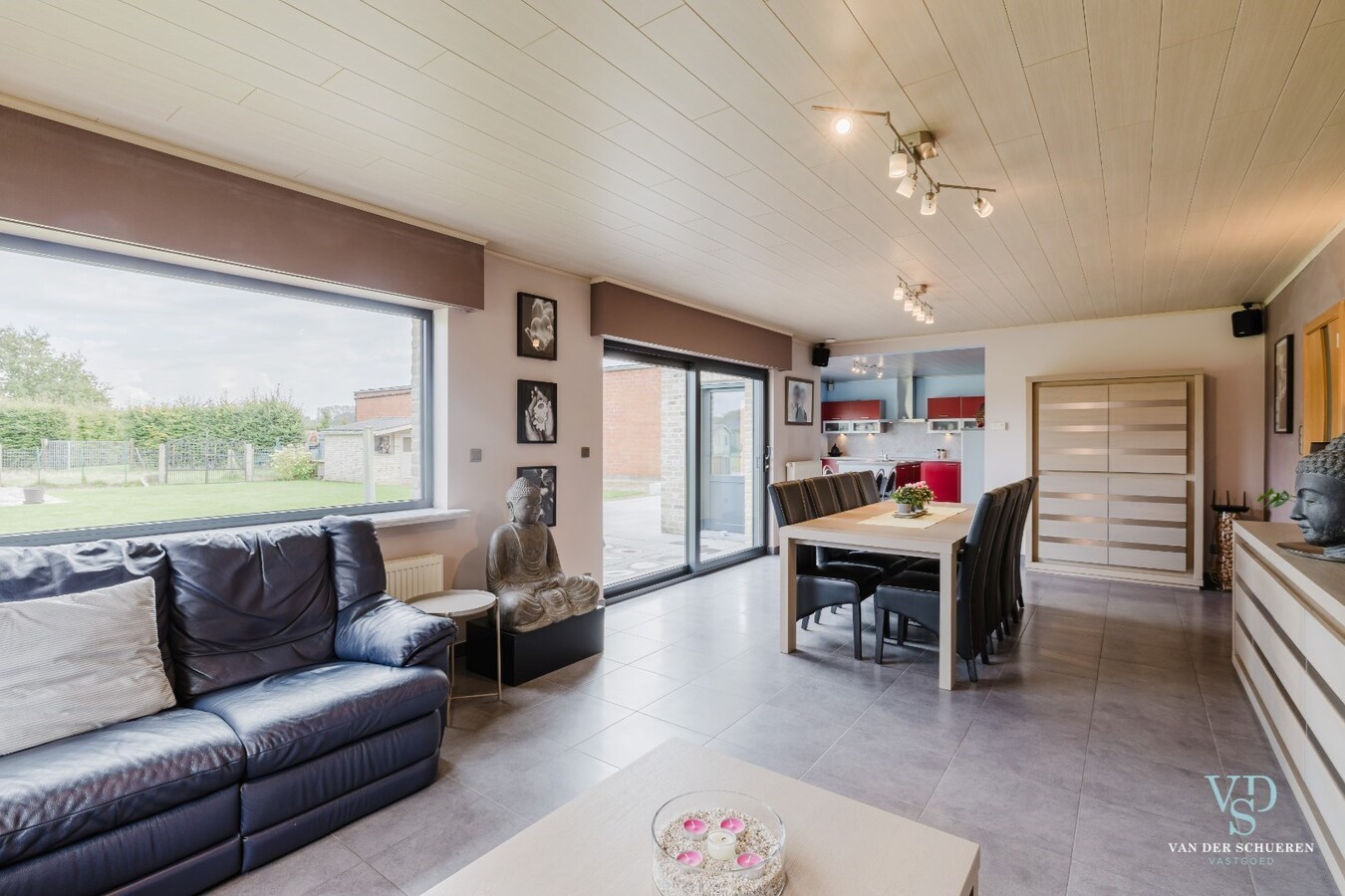 Tijdloze vrijstaande villa op ruim perceel 