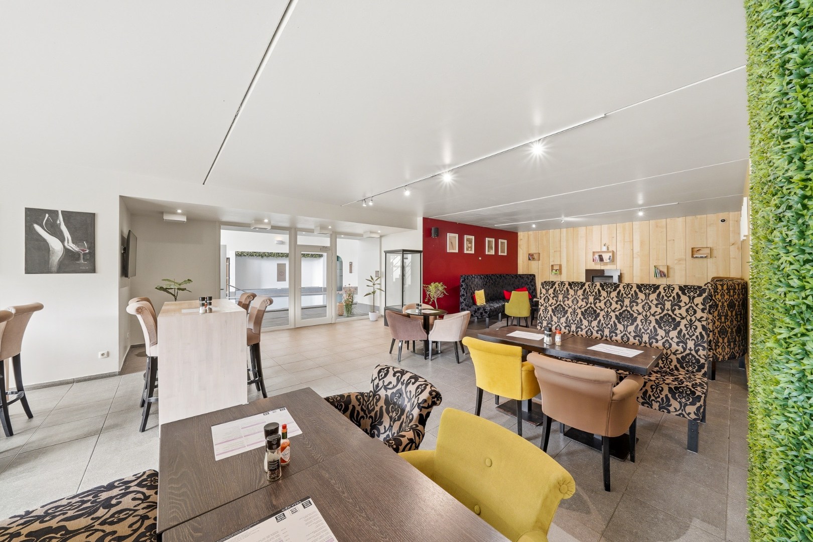 Uitzonderlijk bedrijfsgebouw met 1.210 m² en eindeloze mogelijkheden 