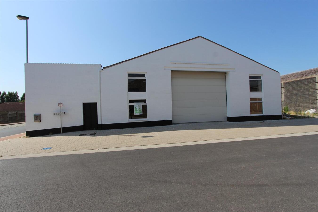 Verhuurd hangar (loods) - Werken