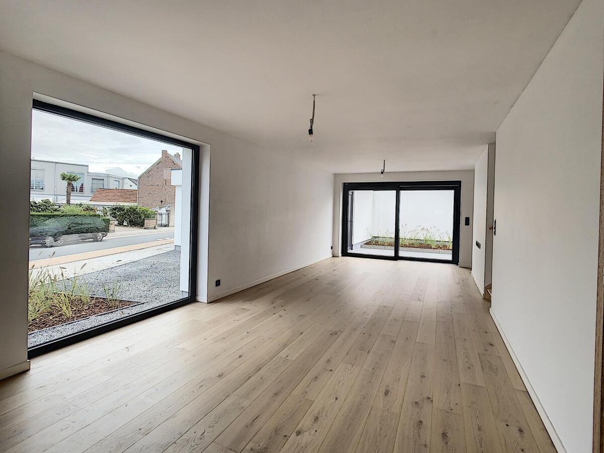 Verkocht! Totaal gerenoveerde moderne woning 