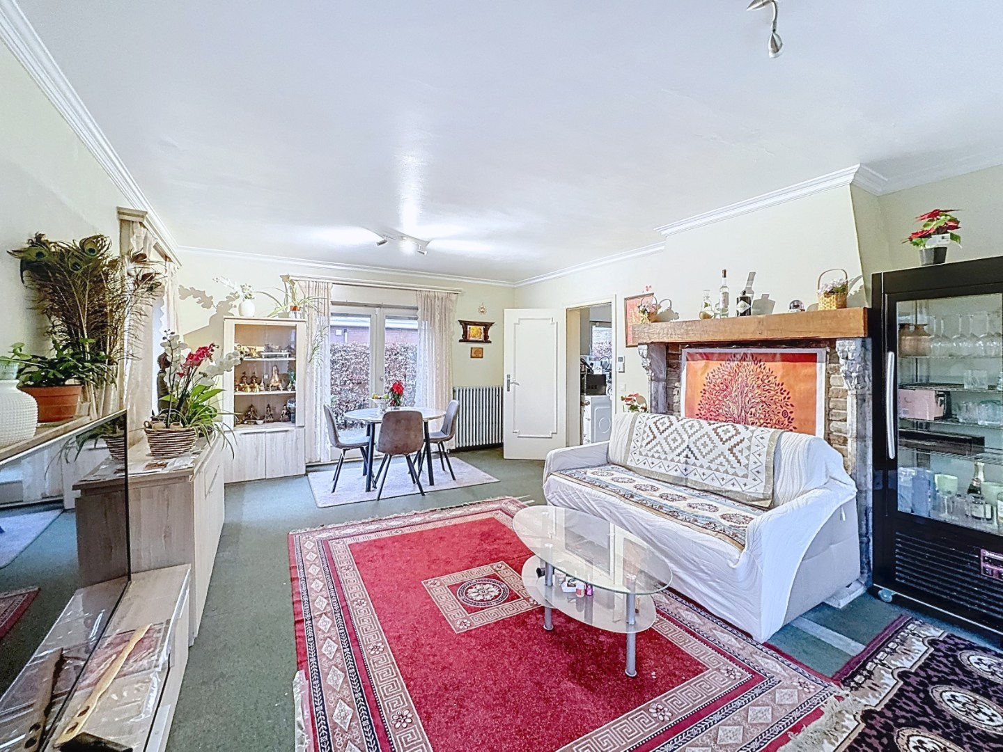 Statige villa met 4 slaapkamers en bureau 