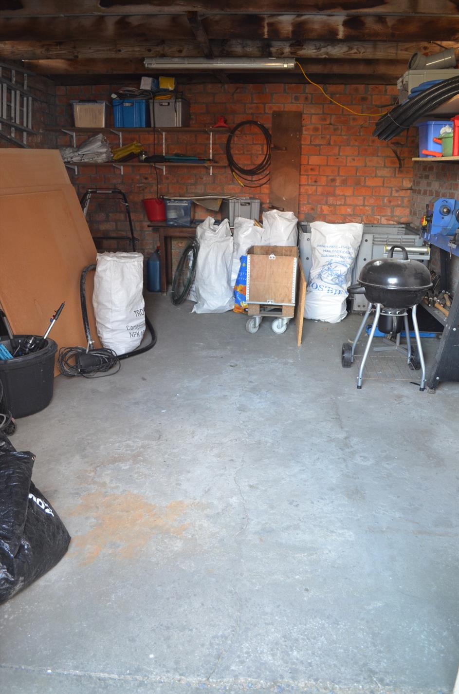 Gerenoveerde bungalow met 3 slpks en garage te Adegem 