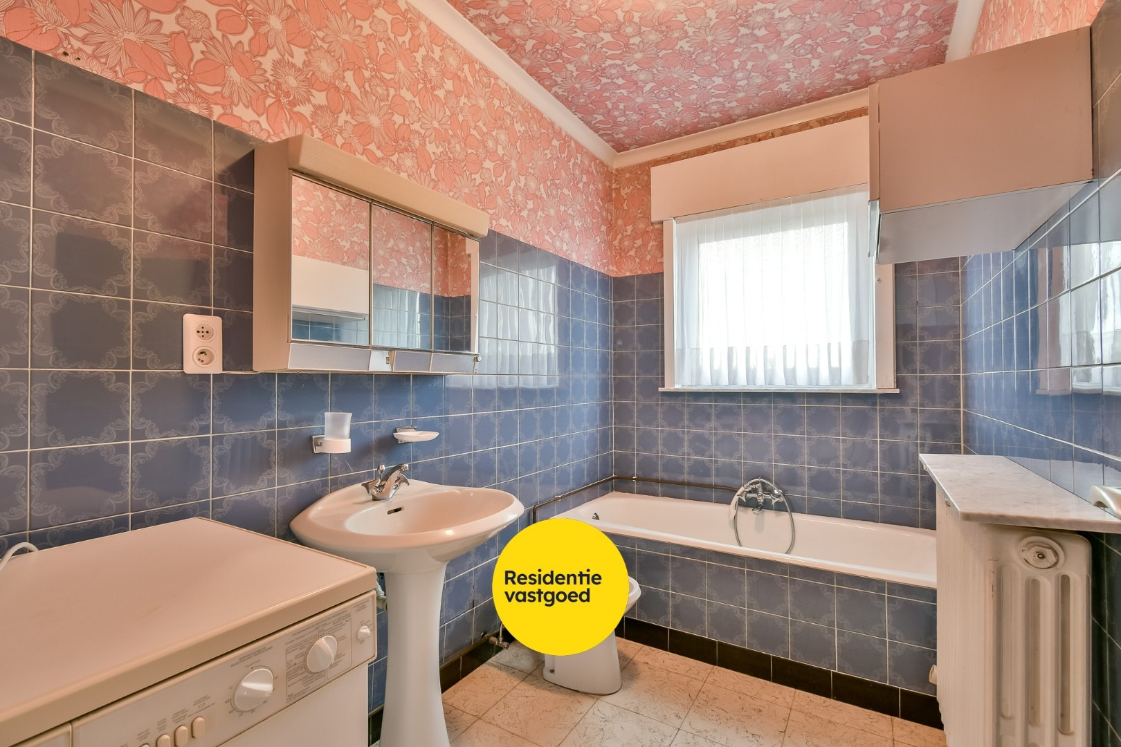 Statige woning met ruime loodsen in Kortemark! 