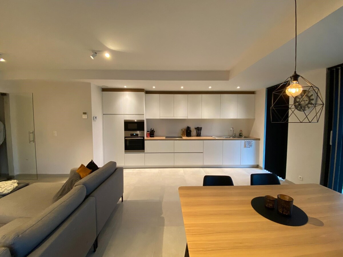 Nieuwbouw gelijkvloersappartement, vlakbij het centrum van Langemark 