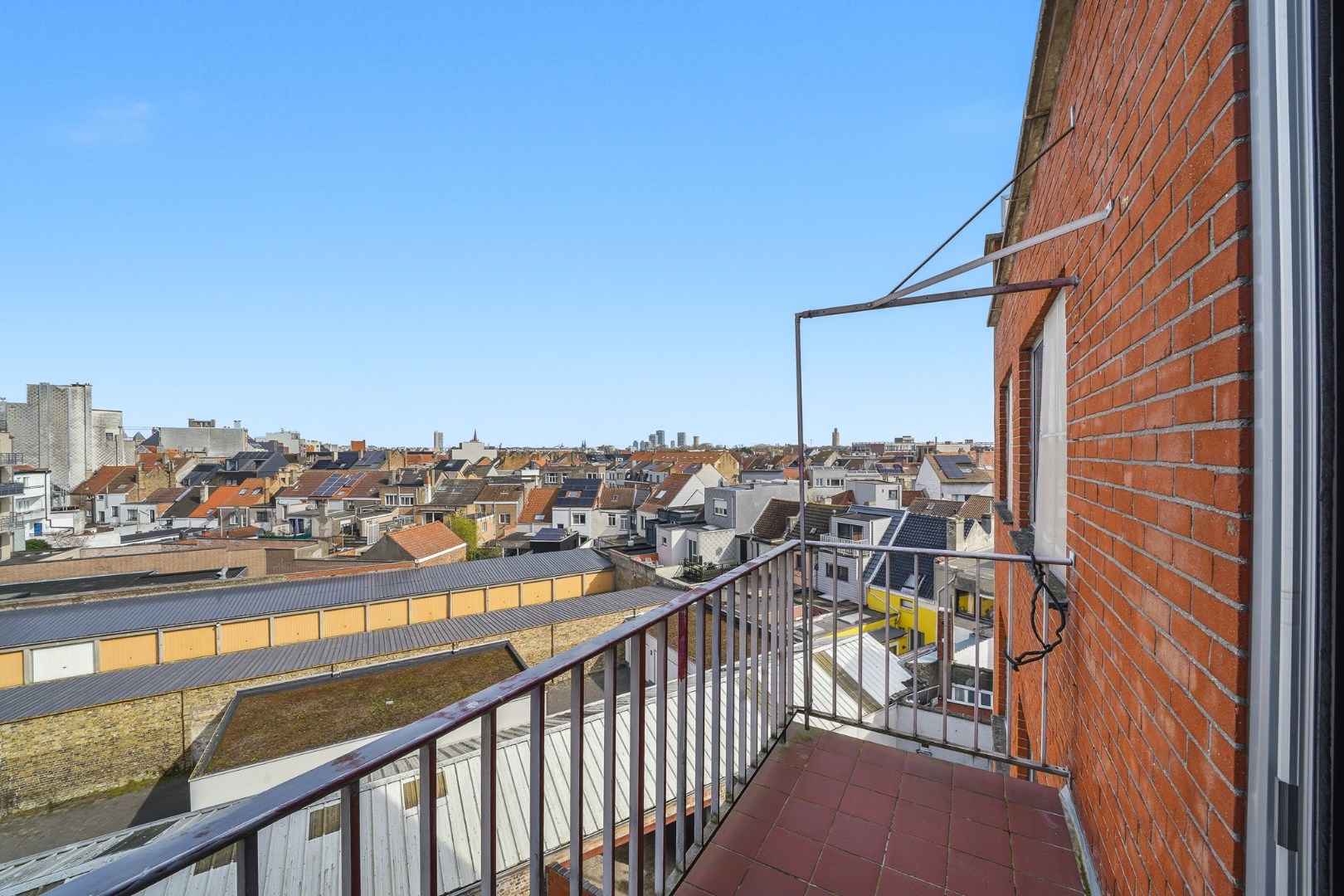 Ruim appartement met 3 slaapkamers, 2 terrassen, garage en staanplaats in Oostende 