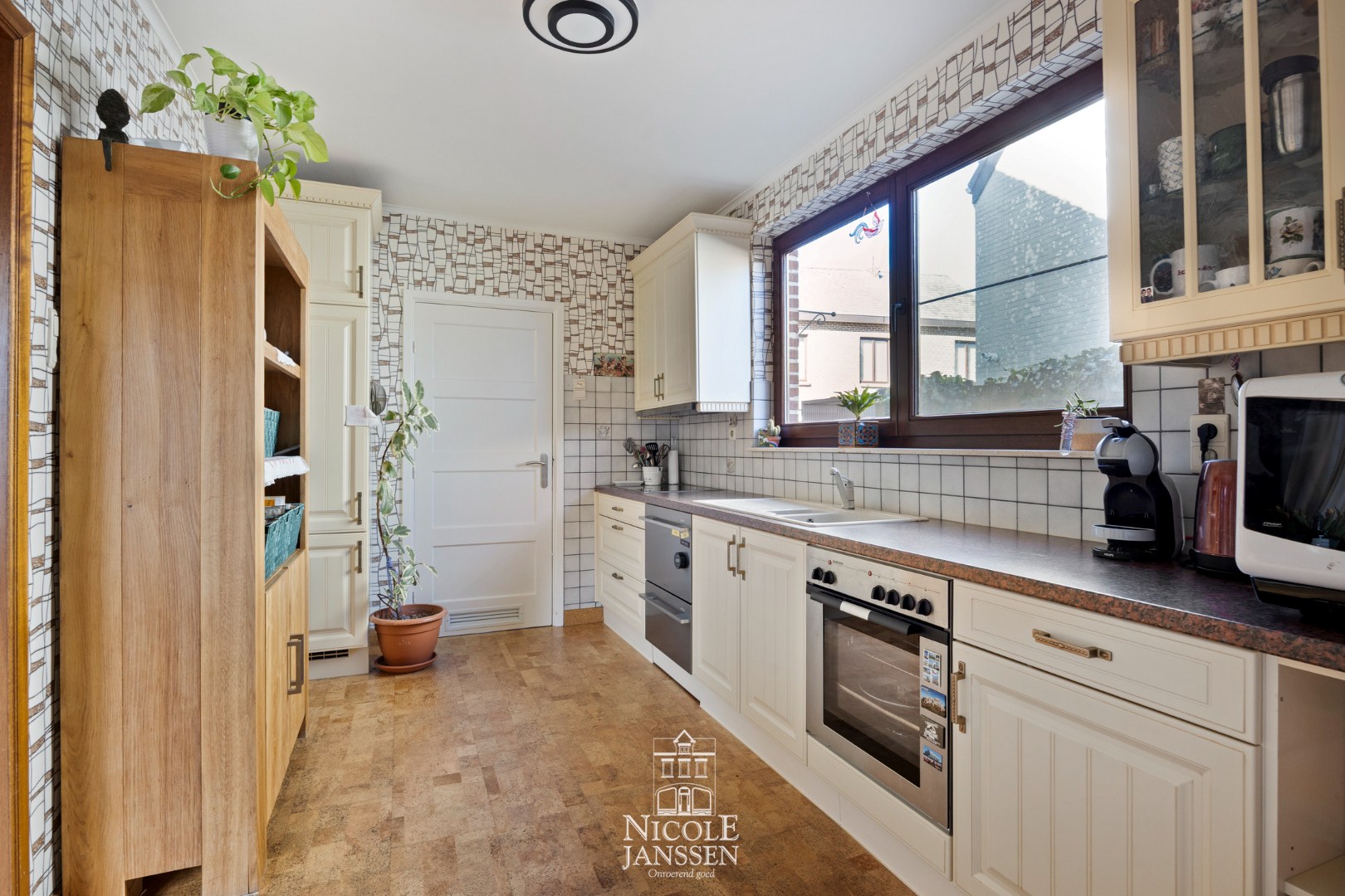 Keuken voorzien van alle comfort