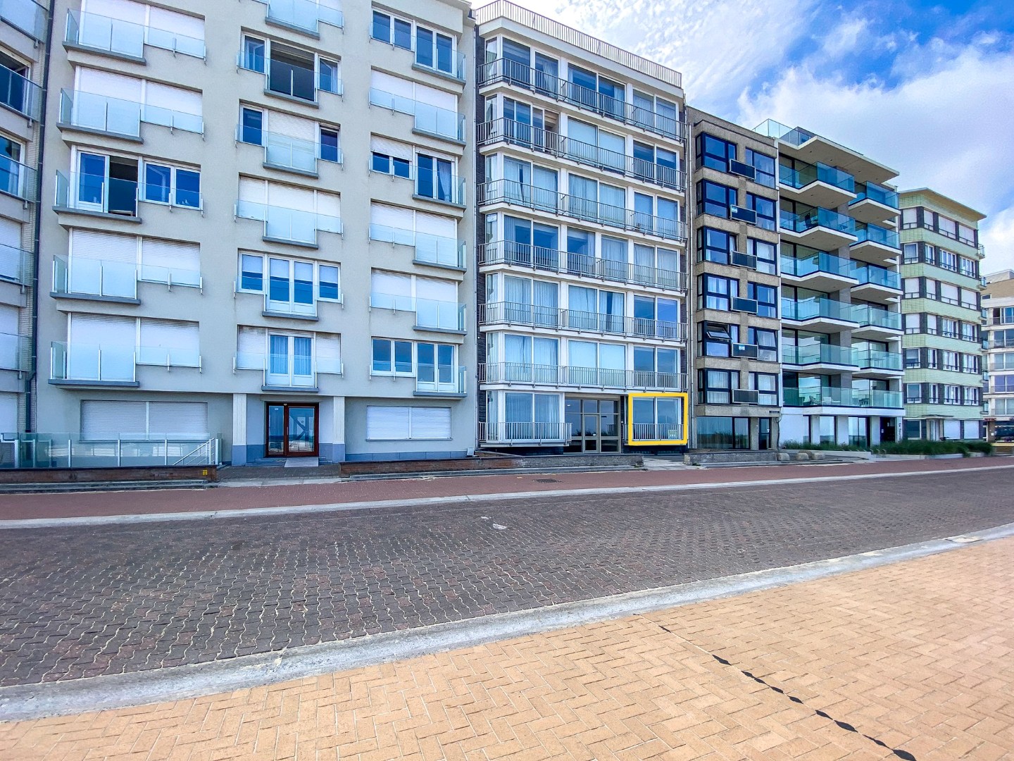 3-slaapkamerappartement (81m²) met ZEEZICHT Te Koksijde-Bad. 