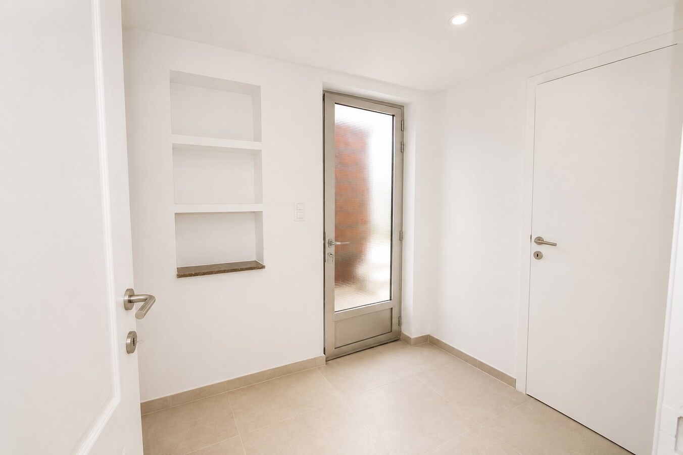 Instapklare gezinswoning met 4 slaapkamers, 2 badkamers, zonnige zuidwestgerichte tuin en EPC-label C in hartje Sint-Niklaas! 