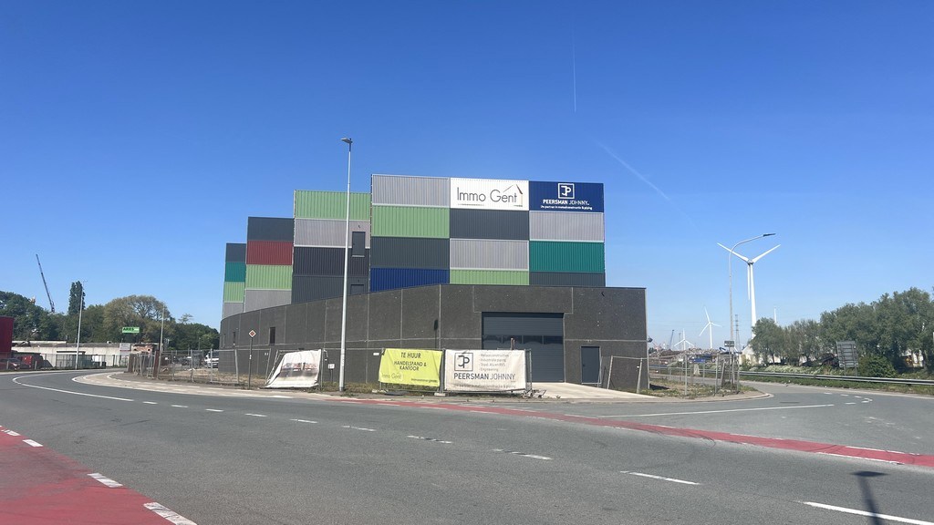 Nieuwbouw magazijnen te huur in de Pantserschipstraat in Gent