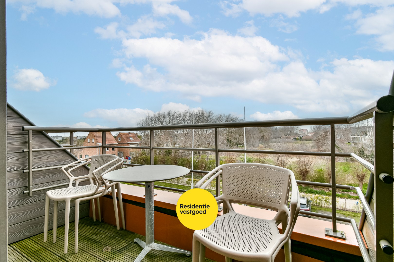 Vernieuwd gemeubeld vakantieappartement 