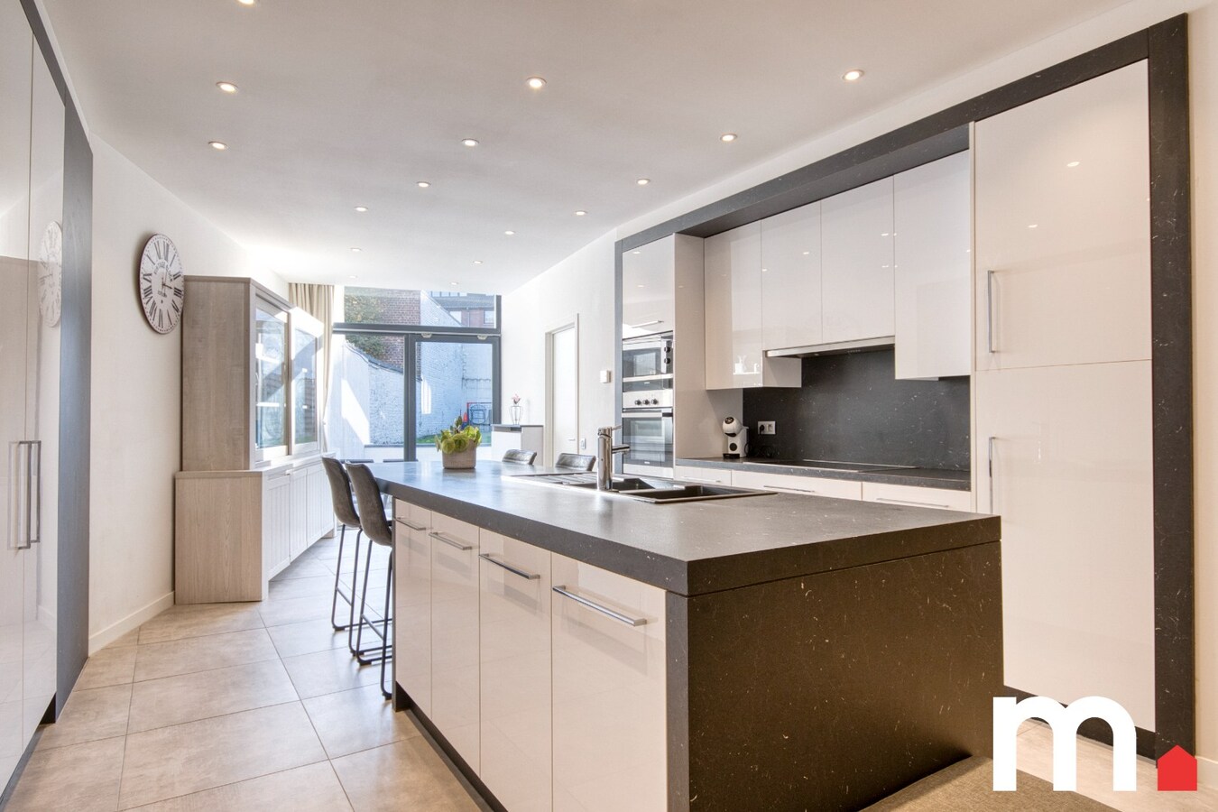 Instapklare woning te Izegem met 5 slaapkamers nabij het centrum TOPPER! 