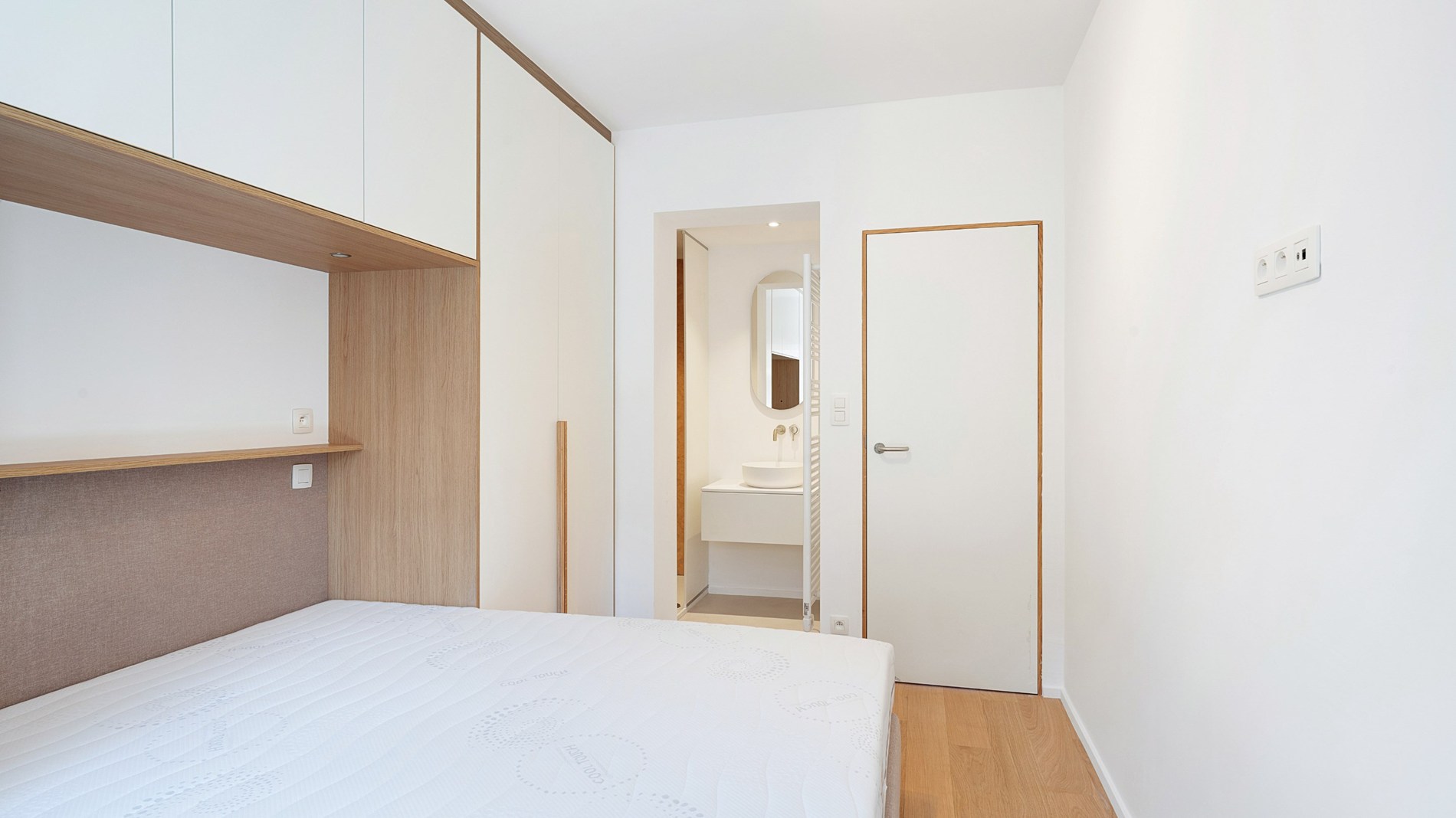 Exclusief ruim plateau-appartement met frontaal zeezicht aan het Rubensplein – met optie tot inpandige parking 