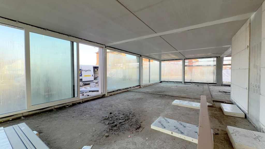 Nieuwbouw commercieel gelijkvloers te koop aan station Eke-Nazareth