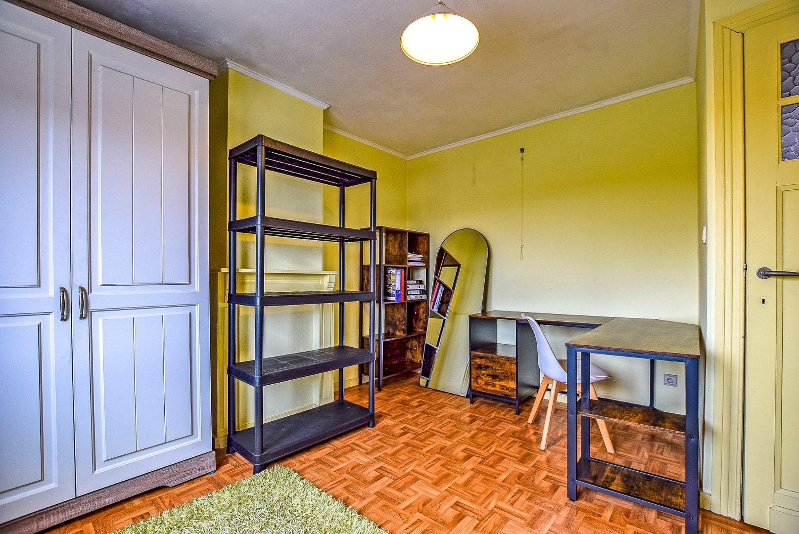 Ruime woning met prachtige verzichten, 5 slaapkamers en dubbele garage. 