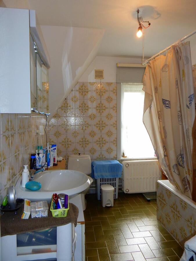 Woning met 4 slaapkamers en zonnige tuin 