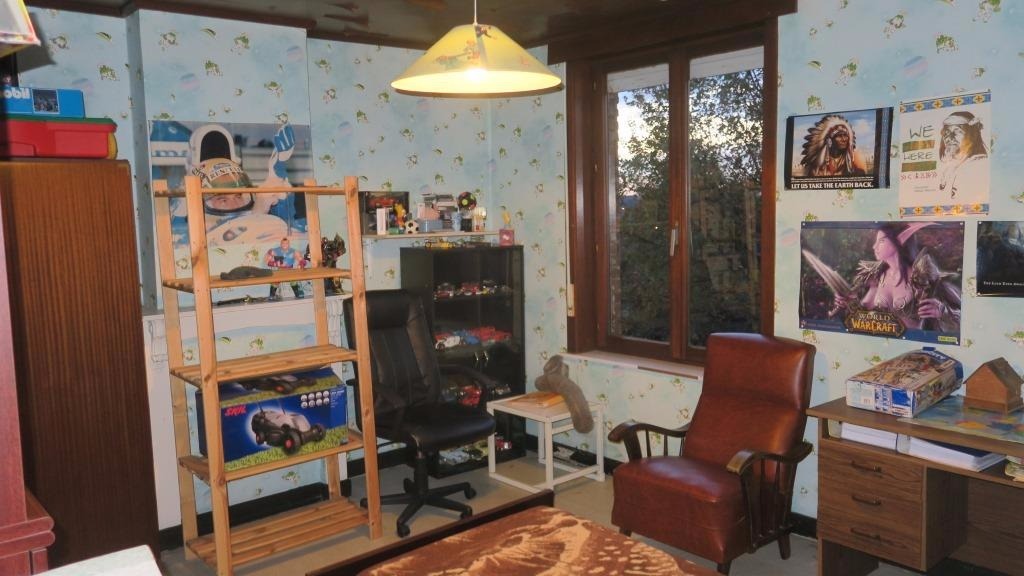 Uiterst ruime, halfopen woning met 4 slaapkamers 