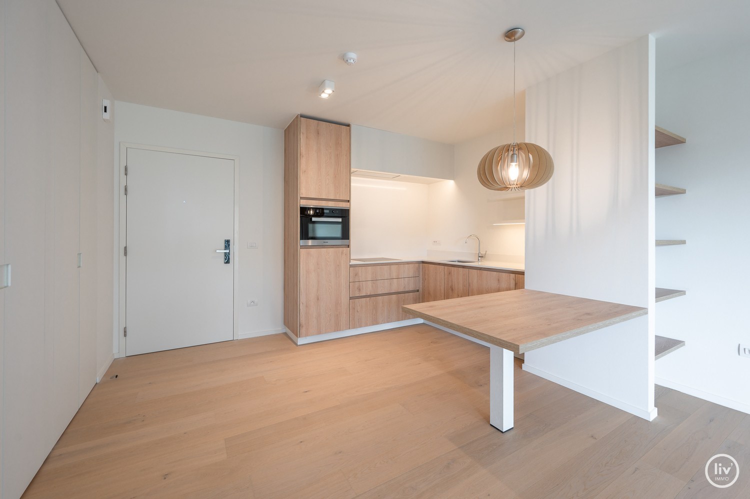 Appartement- MEUBLE - Appartement lumineux avec une chambre à coucher près de l'avenue du roi - Lippenslaan dans la résidence Cypres. 