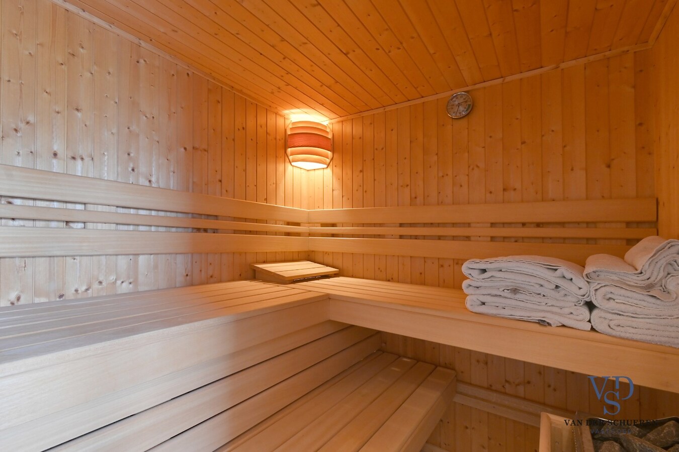 Charmante woning op royaal perceel van 1.618 m² 