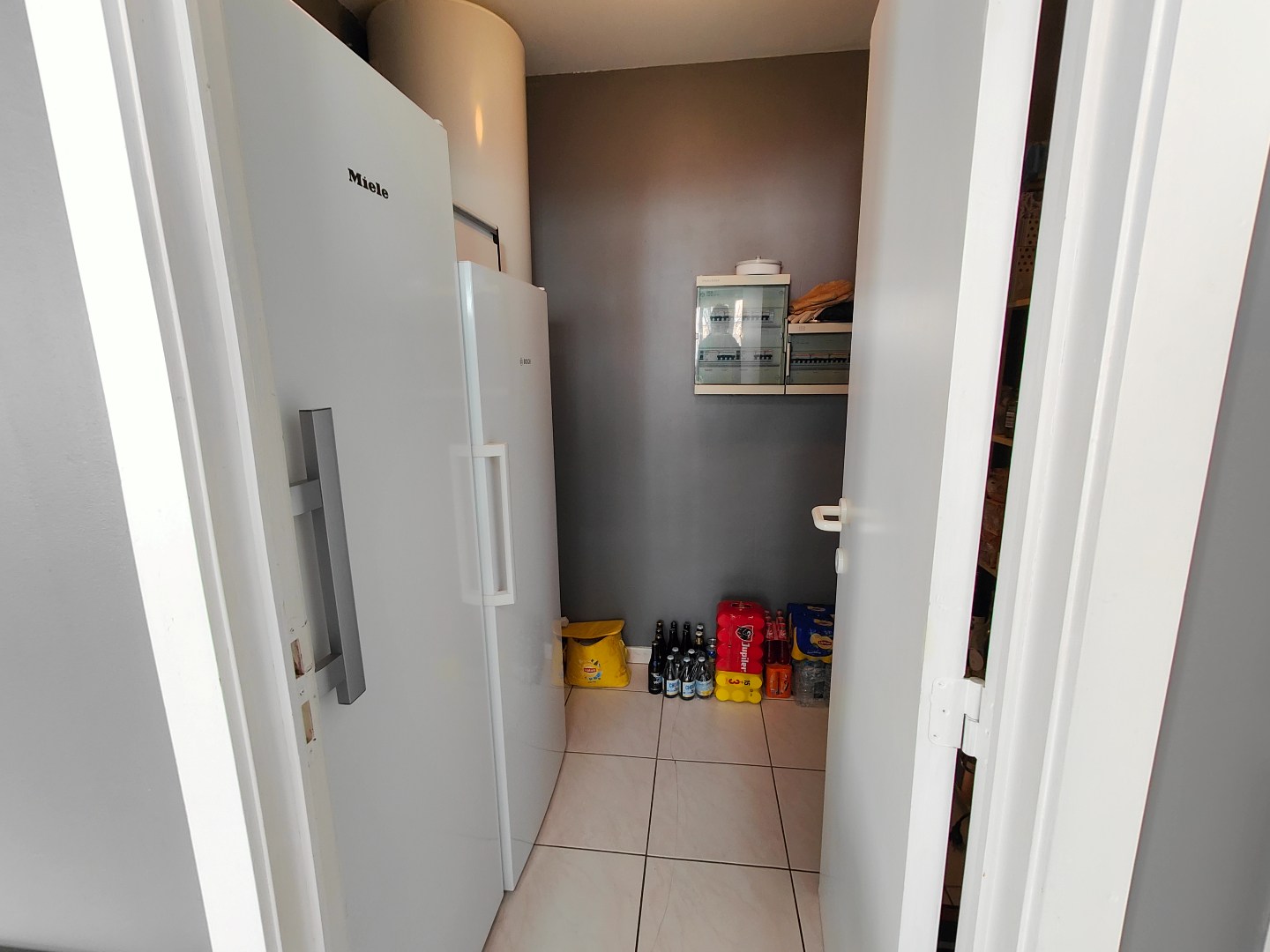 kwalitatief appartement met autostaanplaats in centrum Tielt 