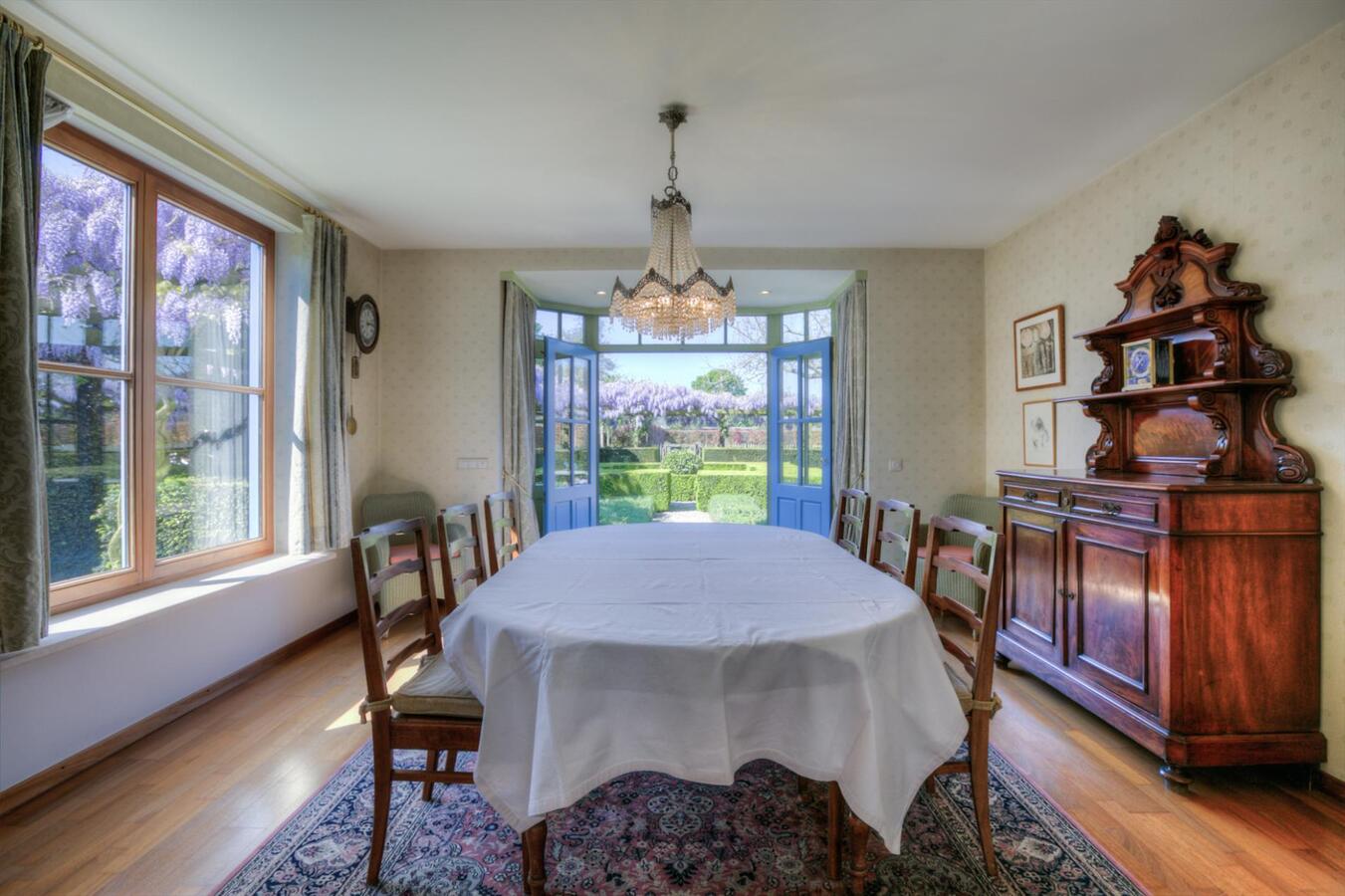 Ruime villa met praktijkruimte en prachtige tuin 