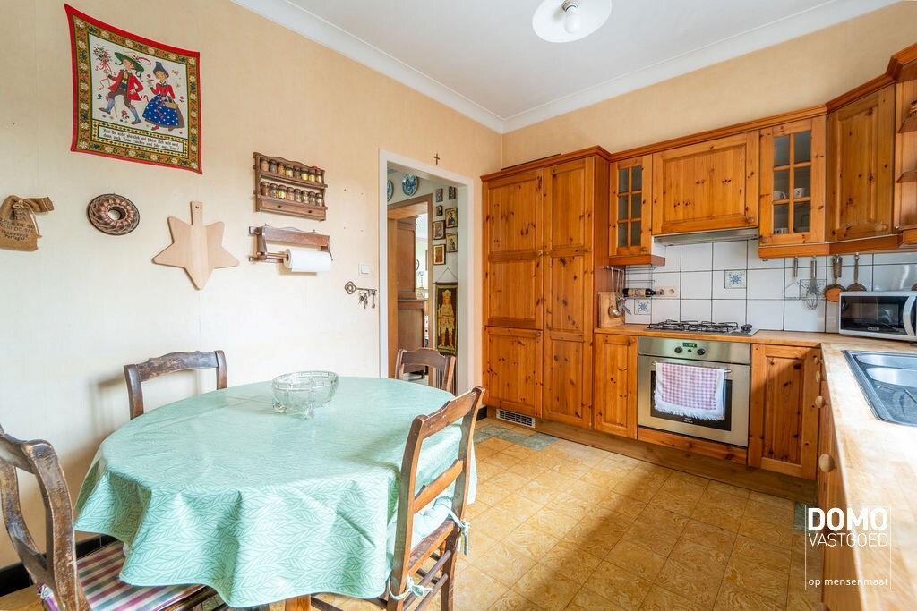 CHARMANTE TE RENOVEREN WONING MET 4 SLAAPKAMERS OP EEN PERCEEL VAN 13A TE HASSELT (KURINGEN) 