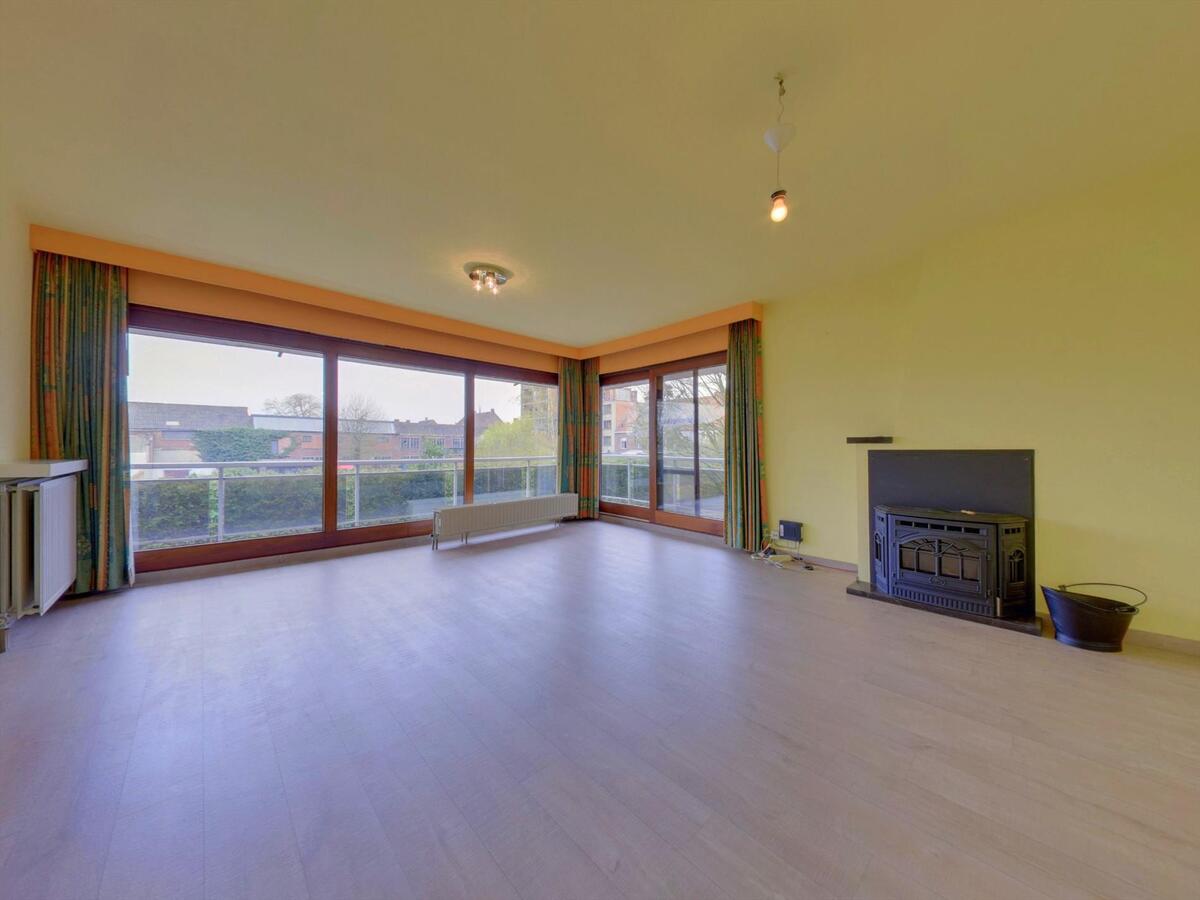 Lichtrijk tweeslaapkamerappartement te Kuurne 