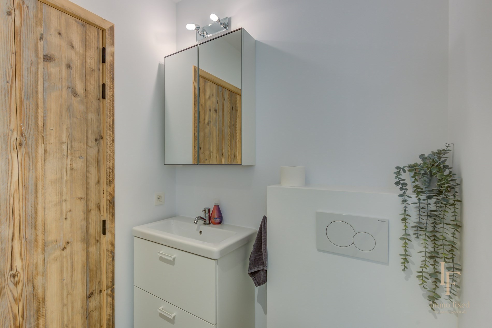 Een langgevelhoeve met bijgebouw! 