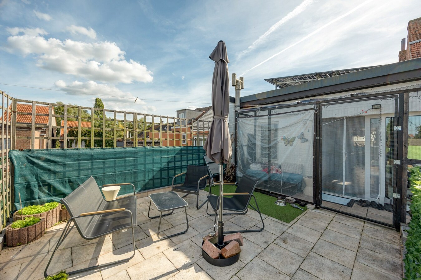 Charmante woning met tuin en garage te Hemiksem! 