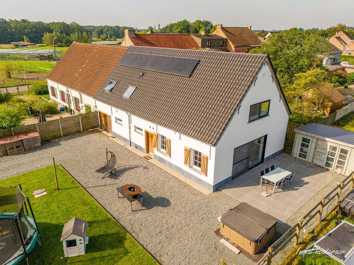 Maison semi-ouverte avec écuries, piste et prairies sur environ 1,5 ha à Sint-Katelijne-Waver (Optionnel : possibilité d'acheter une prairie d'environ 1 ha en plus) 