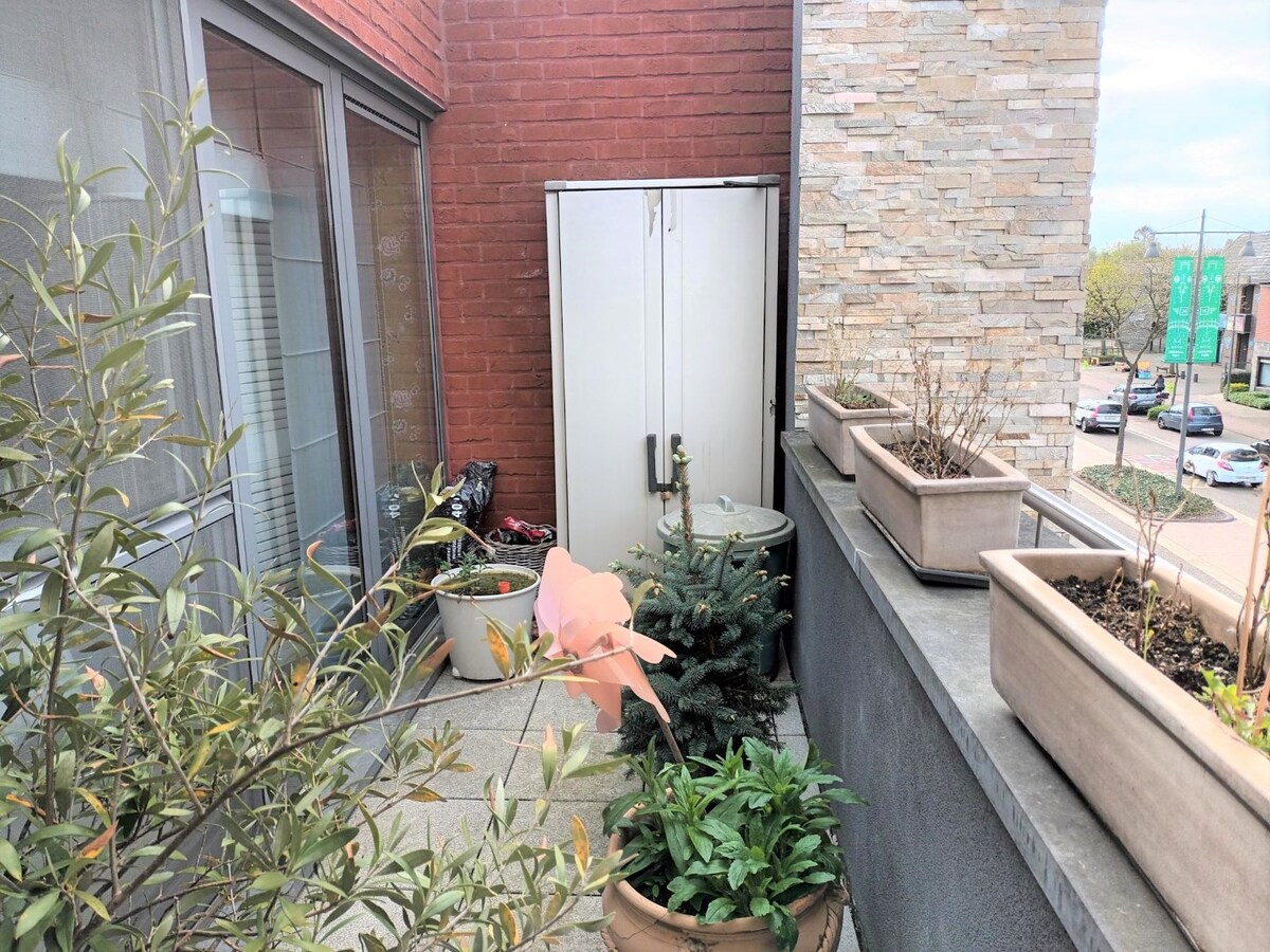 Gunstig gelegen duplex in het centrum van Kermt. 