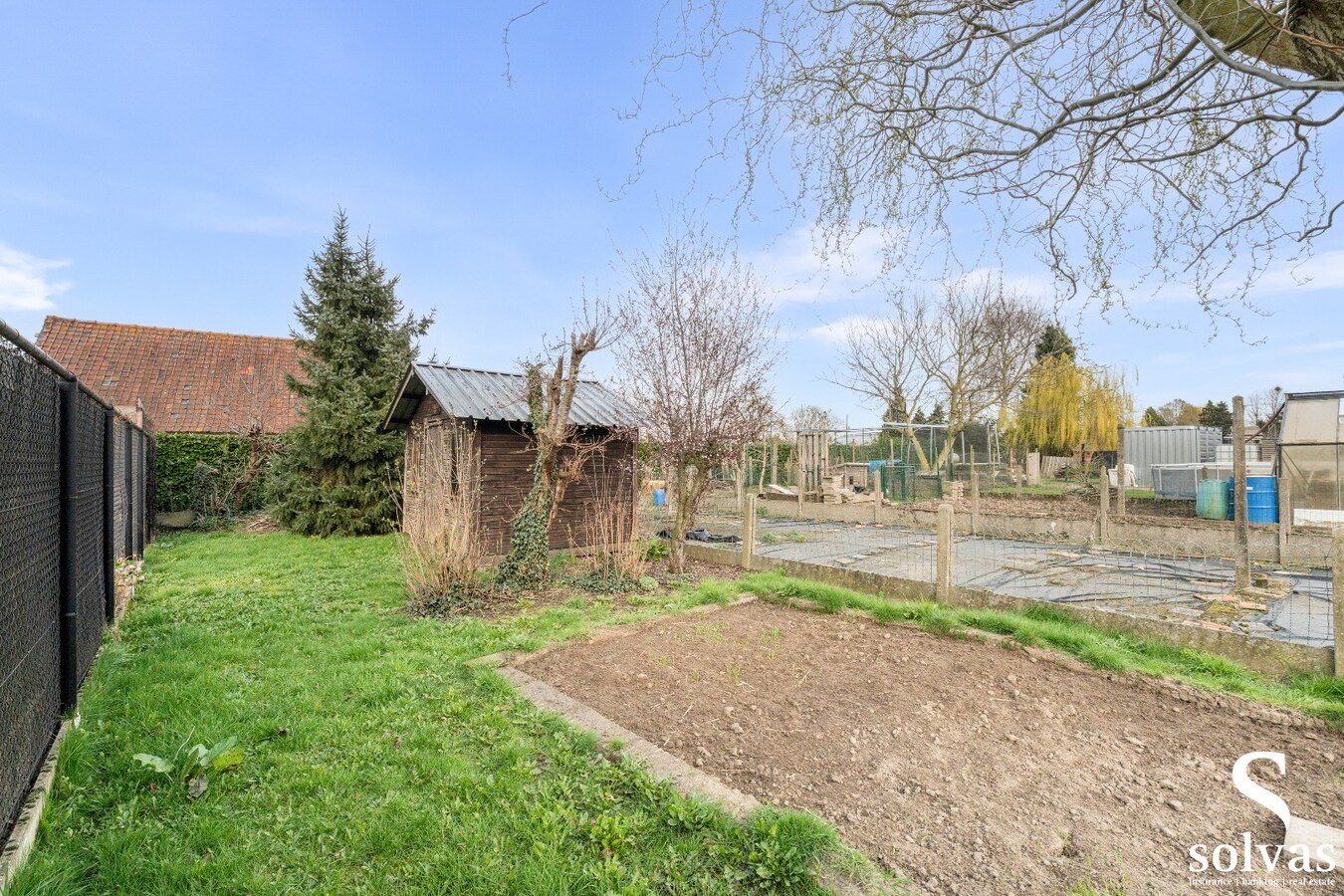 Op te frissen woning te Landegem! 