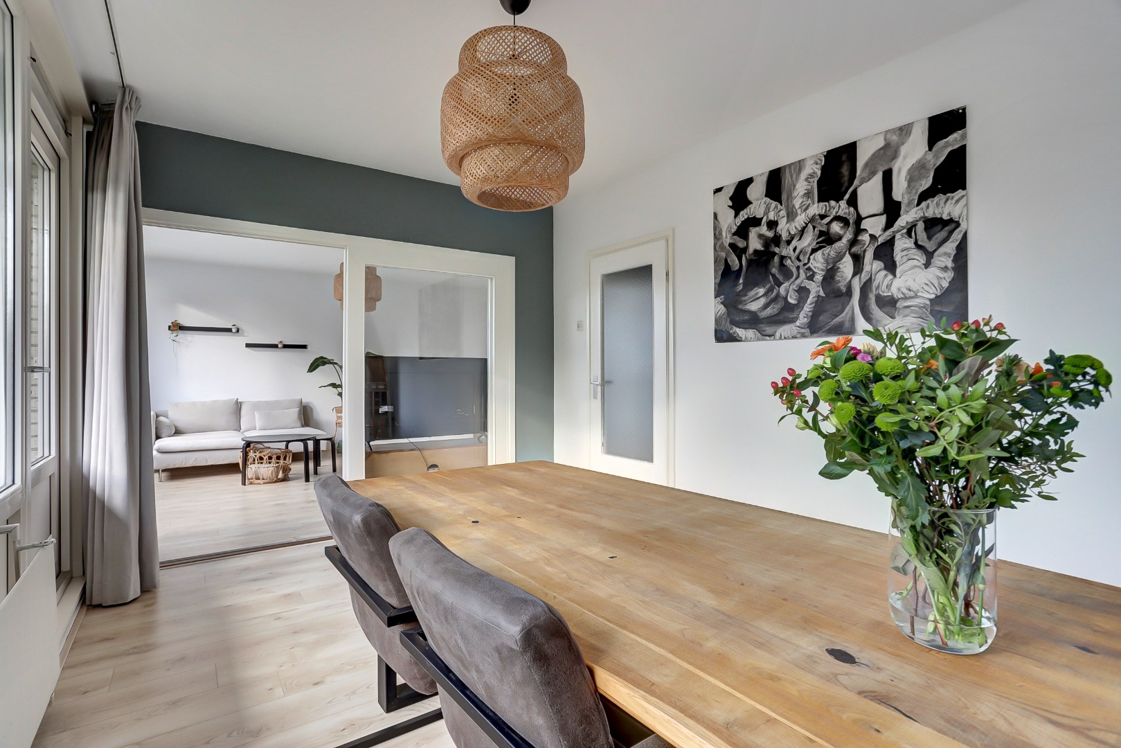 Comfortabel wonen in dit 3-kamer hoek appartement met een heerlijk balkon op het zonnige westen! 