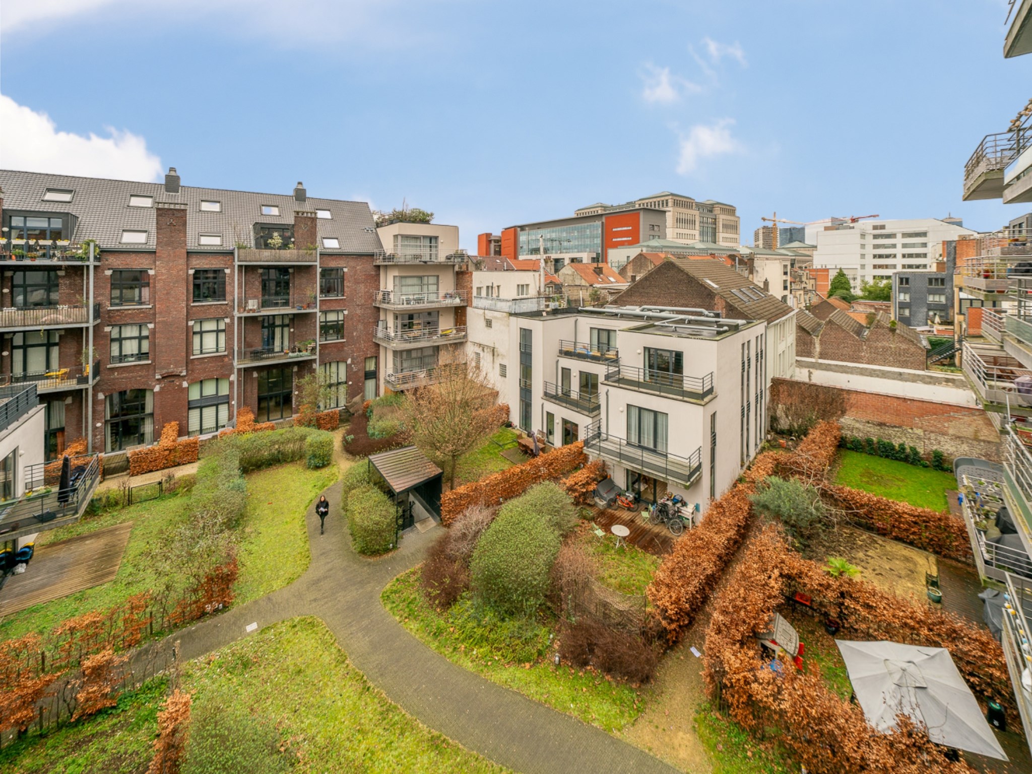 Recent 1-kamer appartement met terras, staanplaats, kelder 