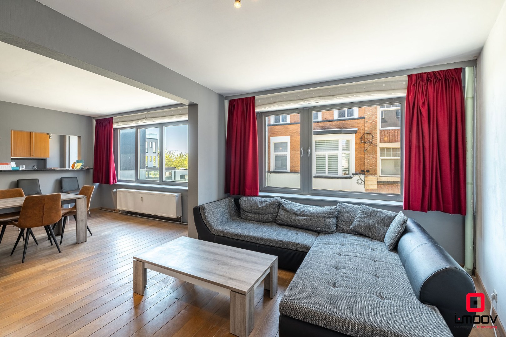Instapklaar appartement met 2 slaapkamers, 2 badkamers en terras in hartje Gent 