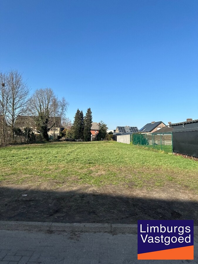 Nieuwbouwwoning, halfopen bebouwing, LOT 2, voor halfopen bebouwing, 4a 89ca, te Houthalen-Helchteren 