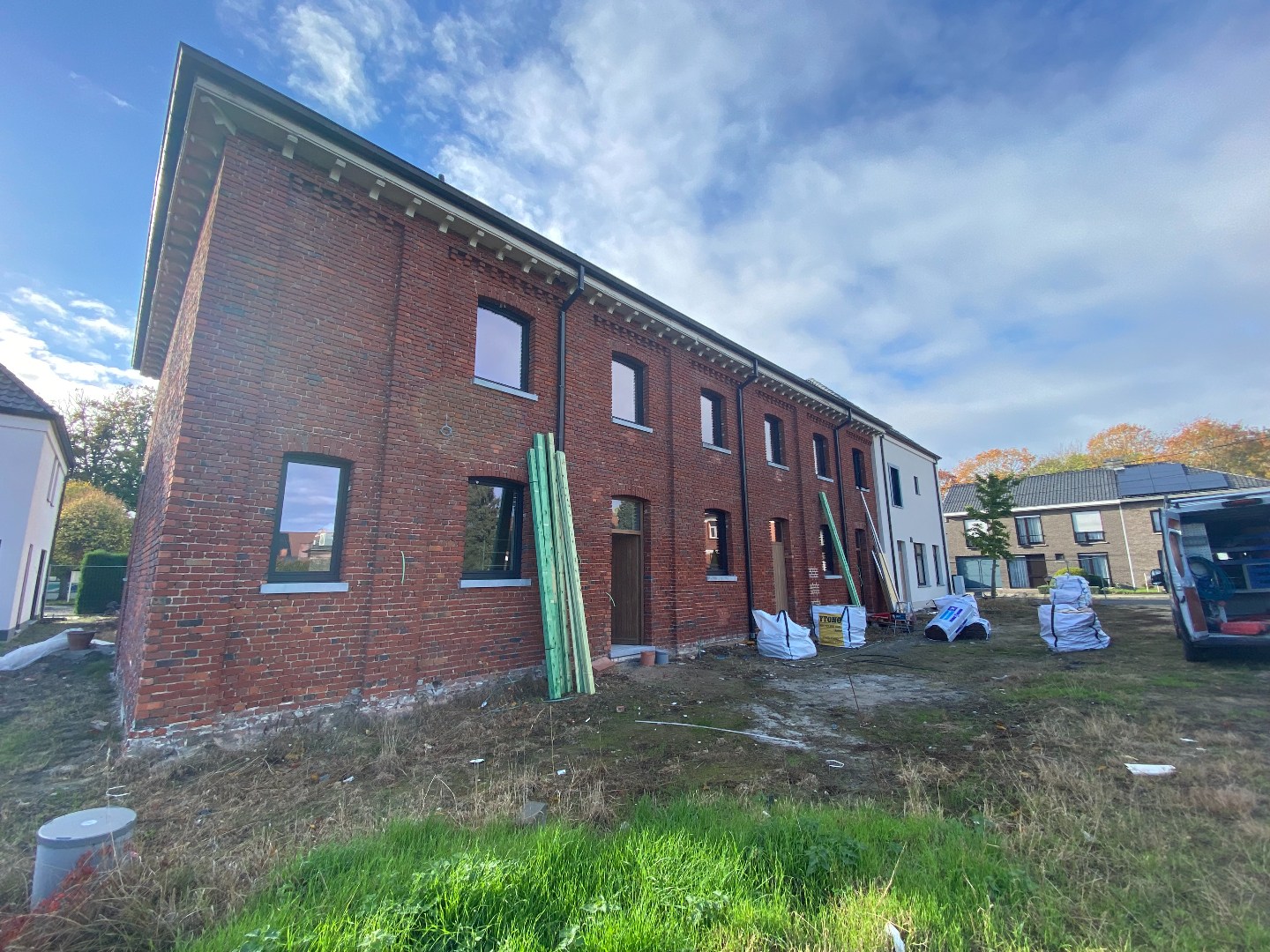 Unieke gerenoveerde kloosterwoning op centrale ligging te Nieuwenhove! 