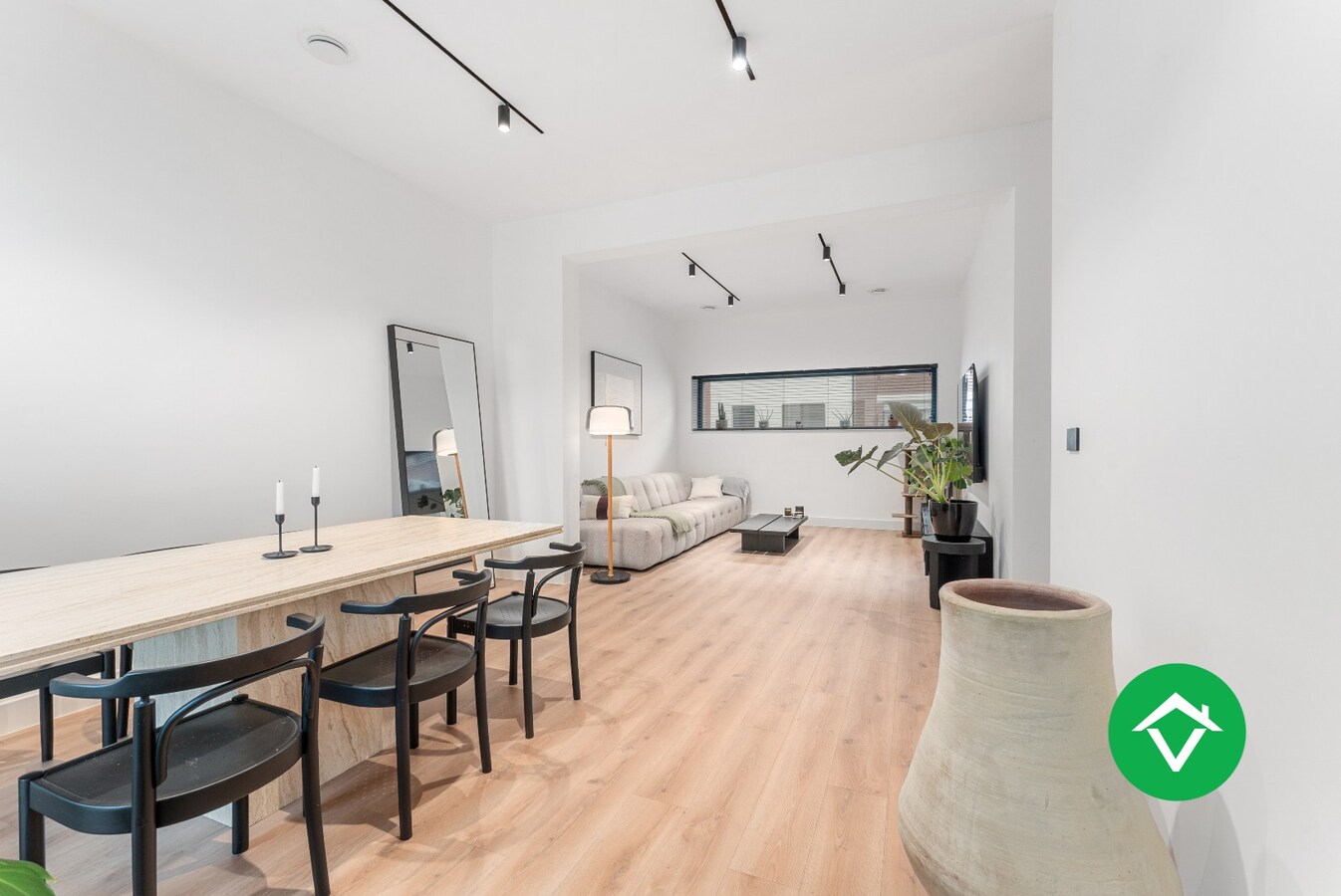 Hoog gerenoveerde woning met tuin en 4 slaapkamers te Roeselare 