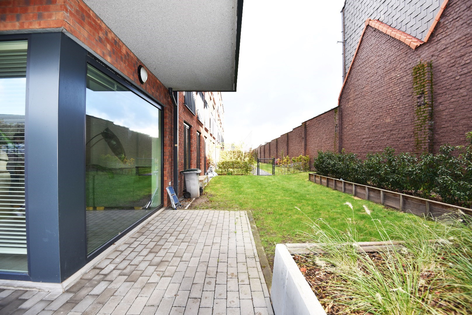 Gelijkvloers appartement met 2 slaapkamers en zonnige tuin te Maldegem centrum. 