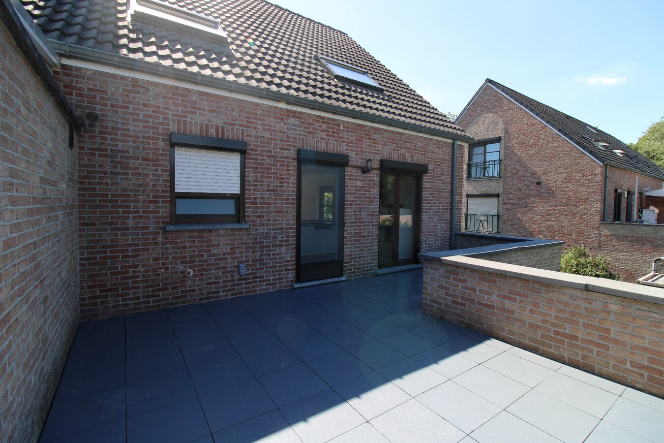 Ruim duplex appartement met mooi terras en garage 